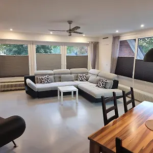 Apartment Moderne Traum-ferienwohnung Flughafen Und Zentrumsnah